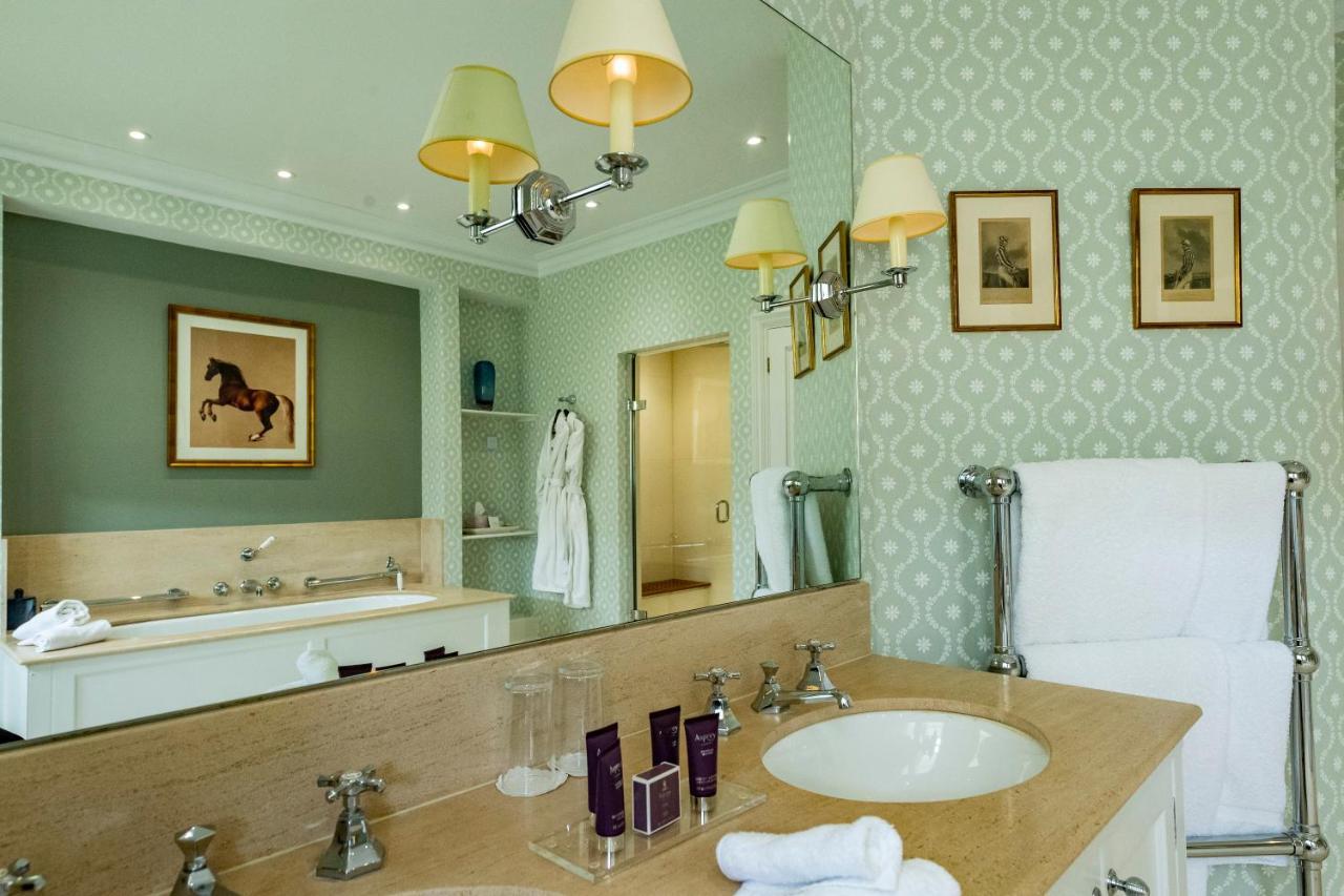 The Jockey Club Rooms Newmarket  Bagian luar foto