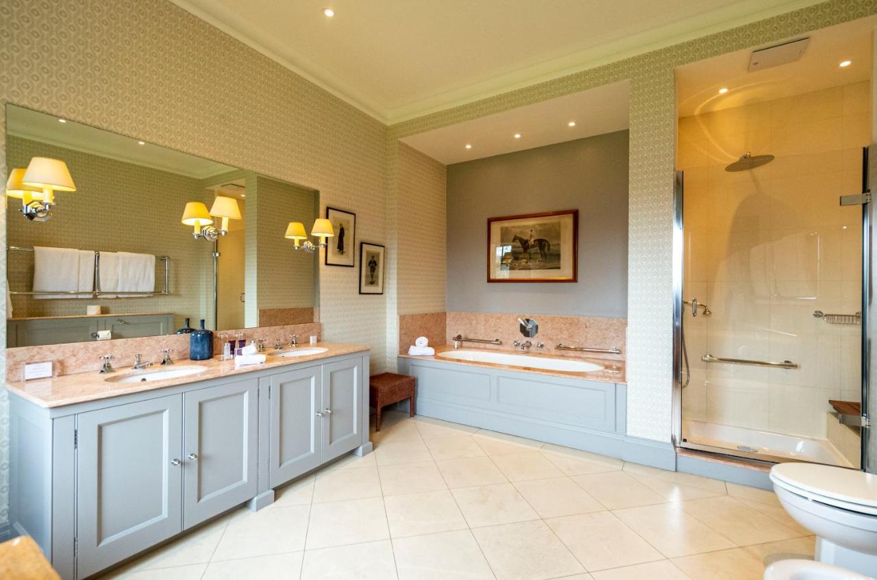 The Jockey Club Rooms Newmarket  Bagian luar foto